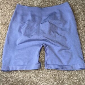 Alphalete Amplify Shorts 4.5 Size Medium Digital Violet